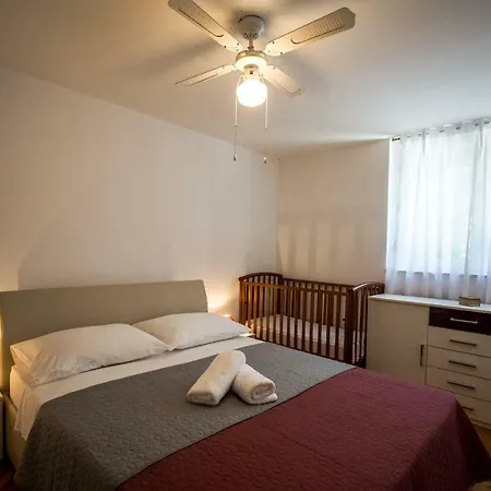 Lovret Apartment Split